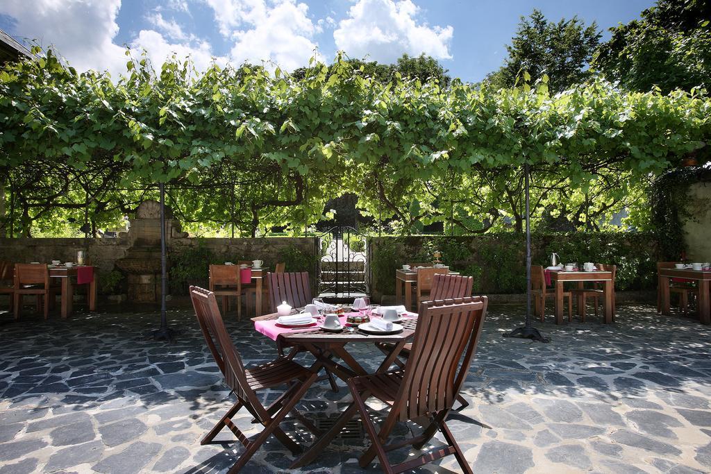 Les Saints Peres Hotel Montagnole Exterior foto