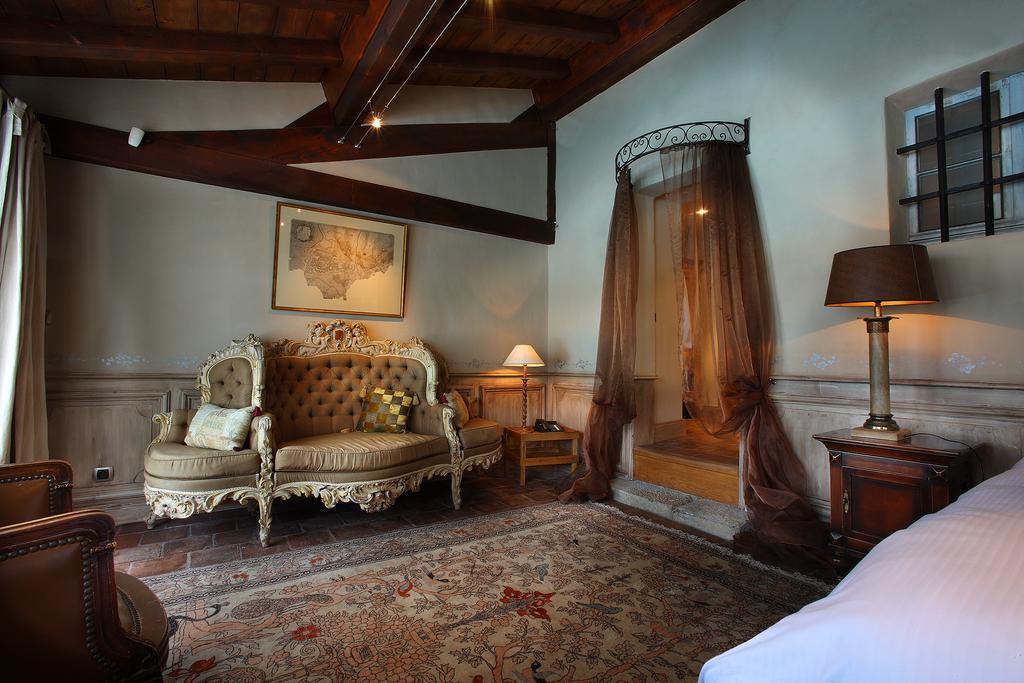 Les Saints Peres Hotel Montagnole Exterior foto