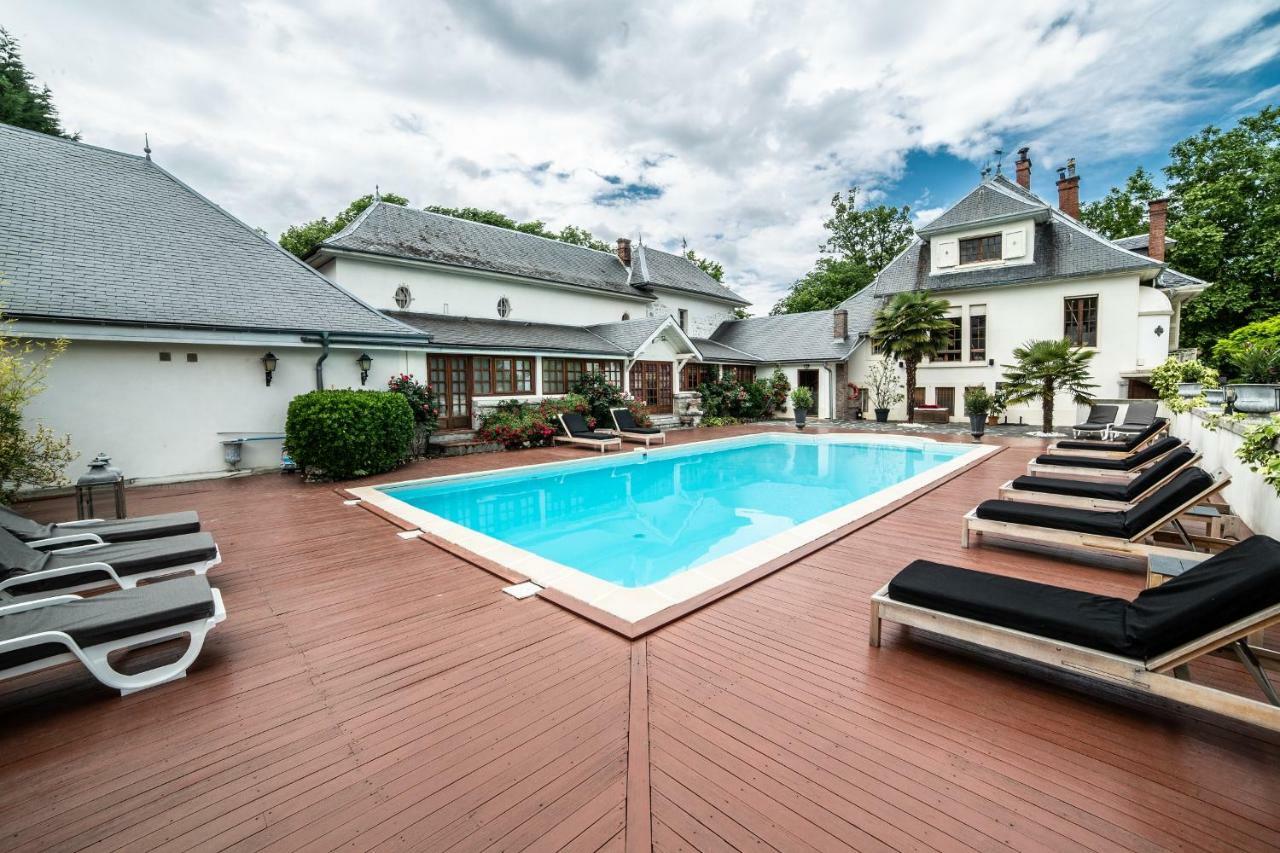 Les Saints Peres Hotel Montagnole Exterior foto